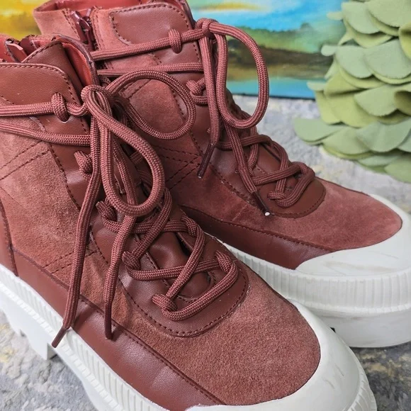 GIanni Bini Wander Lust Lug Sole Platform booties - Picture 8 of 15